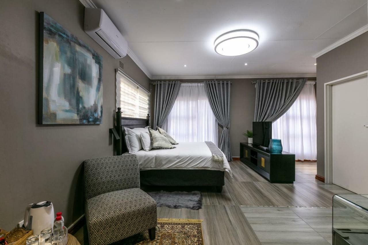 Orchid Luxury Boutique Guesthouse 가보로네 외부 사진